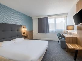 H&ocirc;tel Akena Poitiers Nord Futuroscope，位于沙斯讷伊迪普瓦图的带泳池的酒店