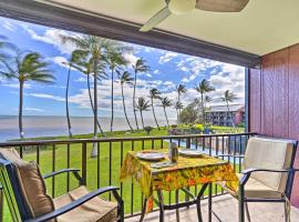 Molokai Shores Resort Condo with Pool and Views!，位于考纳卡凯的公寓