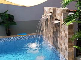 Private pool Cassa Dinies, Wifi , Bbq,10 pax，位于Rantau Panjang的度假短租房