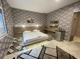 De Luxe Studio Burgas, City Center，位于布尔加斯的民宿