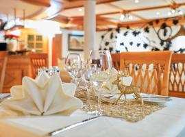 Hotel Restaurant Waldhorn Holzgerlingen，位于霍尔茨格尔林根的酒店