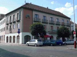 Hotel Epopej，位于摩拉瓦克鲁姆洛夫的酒店