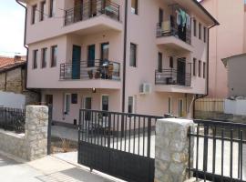 Apartments J&M，位于奥赫里德Ancient Theatre of Ohrid附近的酒店