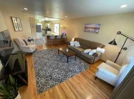 New Remodel, Bright Cottage, 3 bedroom with Laundry