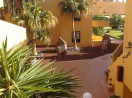 Gepflegte Apartment-Anlage mit Pool und Garten，位于La Playa Calera的公寓