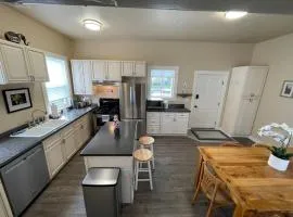 Blue Mist Victorian, 5 Bedroom 2 bath Gem