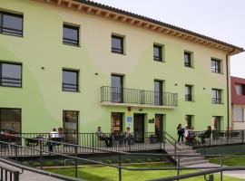 ATERPE KANPEZU HOSTEL，位于Santa Cruz de Campezo的低价酒店