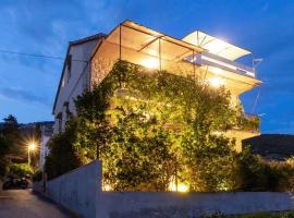 Villaina，位于科米扎的酒店