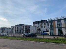 Klimatyzowany apartament z miejscem garażowym，位于乔左维尔考普尔斯基的酒店