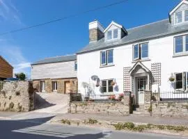 Horsemans Close