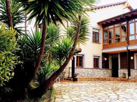 Villa Natalia Loft Rural，位于利亚内斯的酒店