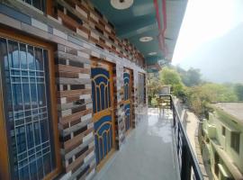 The Gangotri Homestay By Preet rS，位于Barkot的酒店