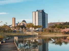 Hotel Rainha dos Apóstolos，位于阿帕雷西达的酒店