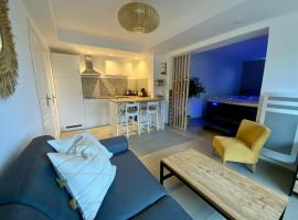 Le gîte de campagnette avec son jacuzzi privatif，位于Saint-Martin-Choquel的酒店