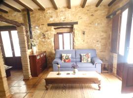 No 2 Spacious and Airy Apartment in Javea Medieval Village，位于哈维亚的酒店