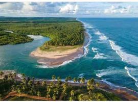 Baixio 2 Quartos- Praia e pé na areia! Ponta de Inhambupe，位于Esplanada的酒店