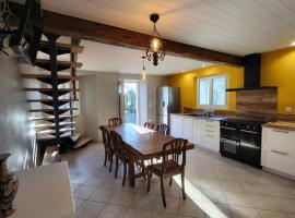 Gîte PRAT NAOU - PYRENNEES ARIEGEOISES，位于Taurignan-Vieux的酒店