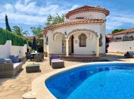 Villa Sonrisa de Oro - private swimming pool，位于迈阿密普拉特亚的酒店