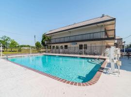 Motel 6 Tampa Near Fairgrounds - Casino，位于坦帕的酒店