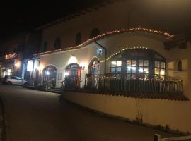 Hotel merlino，位于Castel dʼAiano的酒店
