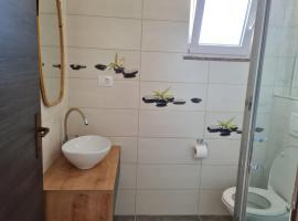 Rooms Ancora，位于萨武德里亚的酒店