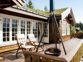 ReveEnka - cabin in Trysil with Jacuzzi for rent，位于特吕西尔的木屋