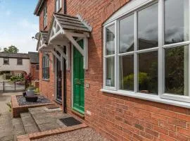 4 Aldelyme Court