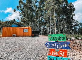 Container ABOBORA na natureza da Serra Gaúcha，位于弗洛里斯-达库尼亚的酒店