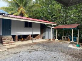 CabinStay Cikgu Sungai Batu Besi，位于双溪大年的露营地