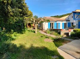MAS VALLCROSA Studio calme et confortable avec piscine，位于Camélas的酒店