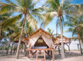 Hola Beach - Beach Club & Eco Glamping Resort，位于嘎那角的豪华帐篷营地