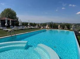 Villa Morneto - Adults Only，位于Vignale Monferrato的酒店