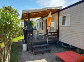 Mobil home - Clim, LL, TV - Camping Le Lac des Rêves '4 étoiles' - 001，位于拉特斯的露营地
