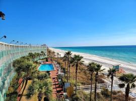 Casa Loma Panama City Beach - Beachfront，位于巴拿马城海滩的带泳池的酒店