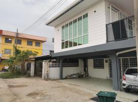 NJ_Homestay@KKIA/Petagas KK，位于哥打京那巴鲁的酒店