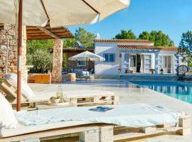Ca Aquamarine -Luxurious villa, walking distance from Saona Beach，位于卡拉索纳的别墅
