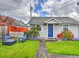 Lovely Tacoma Cottage with Fire Pit, Near Dtwn!，位于塔科马的乡村别墅