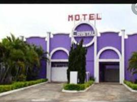 Motel Cristal，位于阿拉拉斯的酒店