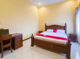 RedDoorz Syariah near RSUD Kota Malang，位于Bareng的酒店