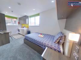 New House - Magnificent Studios in Coventry City Centre, free parking, by COVSTAYS，位于考文垂考文垂火车站附近的酒店