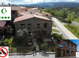 Casa Rural Al-Mofrag y Apartamentos El Mirador de Monfragüe，位于比利亚雷亚尔圣卡洛斯的别墅