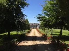 La Gloriette gîte situé Dans La propriété Dun magnifique manoir