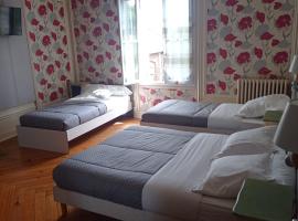 Hotel du chateau blanc，位于Saint-Aubin-lès-Elbeuf的酒店