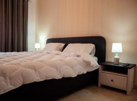 Xhelo's Rooms，位于地拉那的酒店