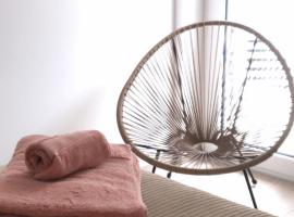 Salt&Sea Summer House Mandre，位于曼德雷的酒店