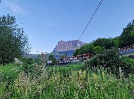 CAMPING RAMALES，位于拉马莱斯德拉维克托里亚的酒店