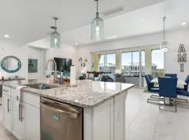 CASTAWAY In A New Luxury Island Penthouse Overlooking Pool condo