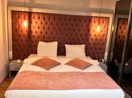 Paris Luxury Guest House - CDG Aéroport，位于鲁瓦西昂法兰西的住宿加早餐旅馆