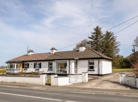 Bridgetown Cottage，位于Kerrykeel的酒店