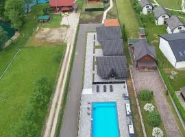 Holiday Houses Green Queen